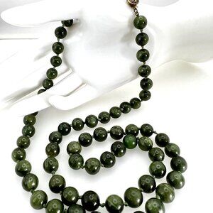 VTG SPINACH GREEN JADE Hand Knotted NECKLACE Sterling Gold Vermeil Clasp